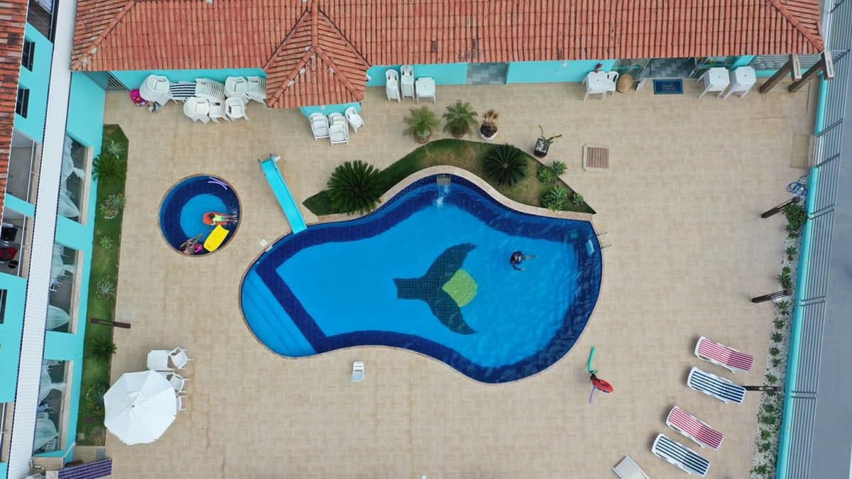 Piscinas adulto e infantil